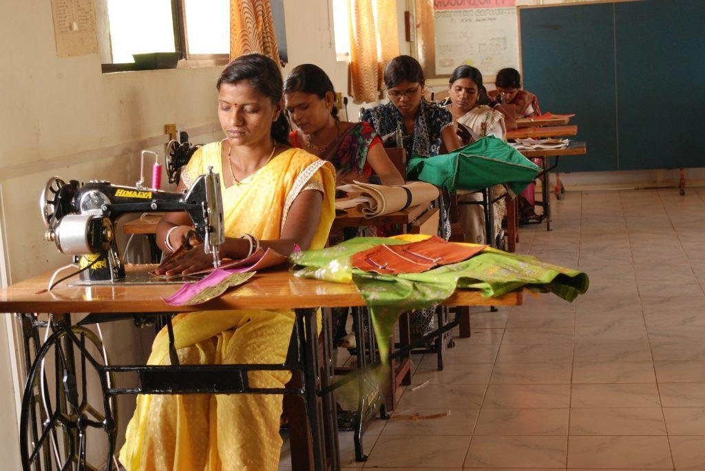 स्वयंरोजगारासाठी ग्रामीण तरुणांचे प्रशिक्षण अभियान