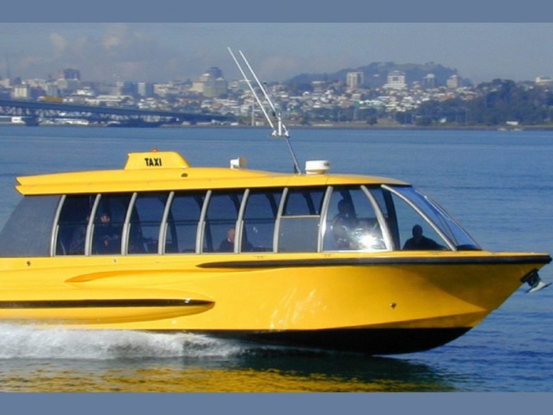 भारतातील पहिली वॉटर टॅक्सी - मुंबई