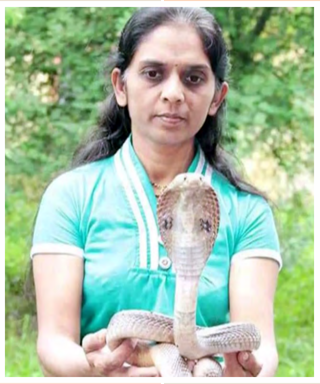 Vanita Jagdeo Borade - First Woman Snake Rescuer